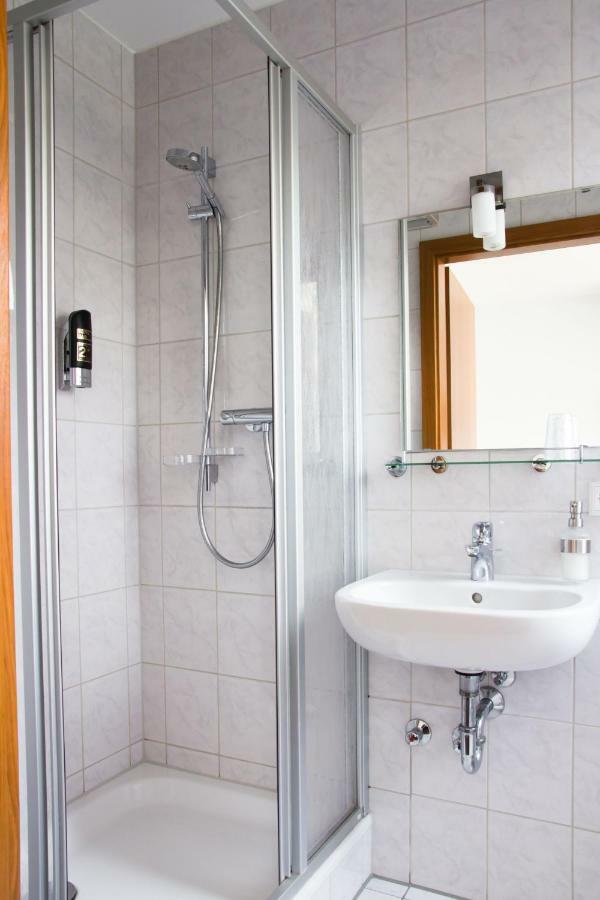 Gaestehaus Zur Kurve Zirndorf Exteriör bild